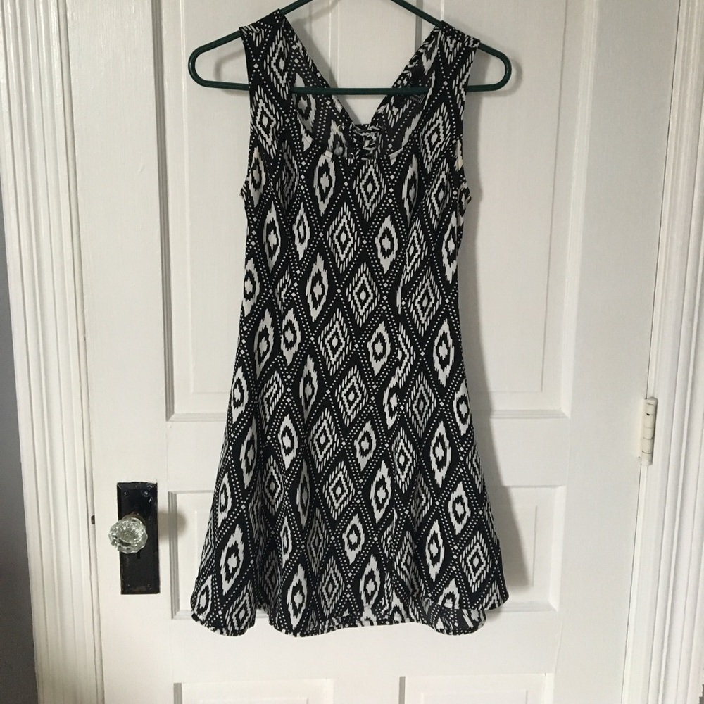 Patterned black & white cut out back dress